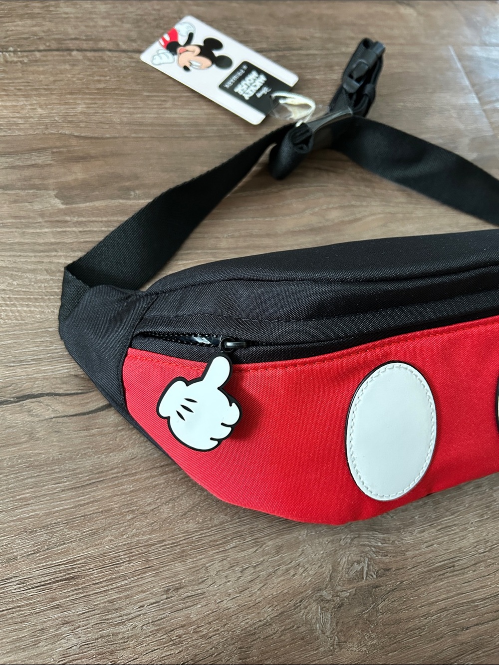 NWT Disney Red and Black Mickey Mouse Waist Pack - Picture 2 of 6